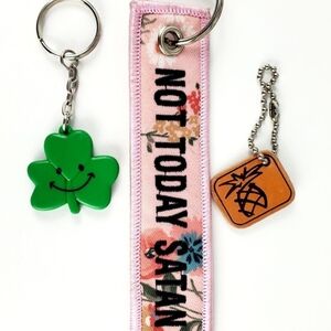 ☆CUTE STATEMENT KEYCHAIN -Asstd!
